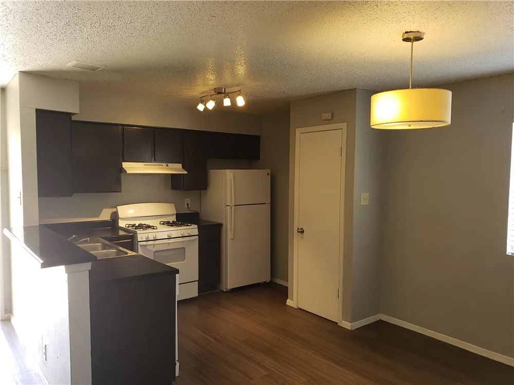 2304 Cedrick Cove #B Austin, TX 78748