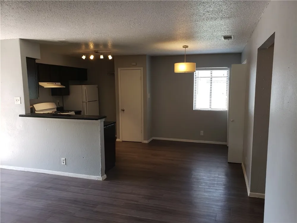 2304 Cedrick Cove #B Austin, TX 78748