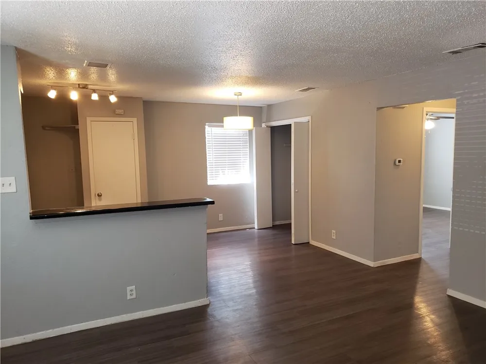 2304 Cedrick Cove #B Austin, TX 78748