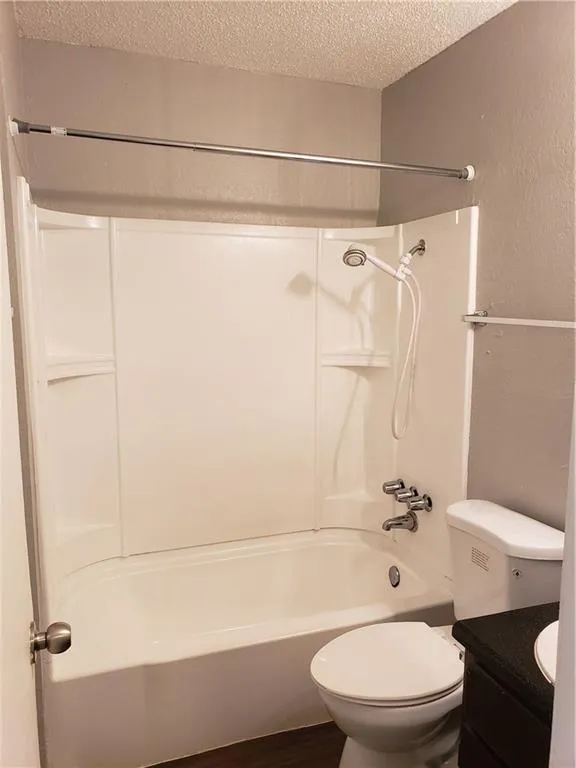 2304 Cedrick Cove #B Austin, TX 78748