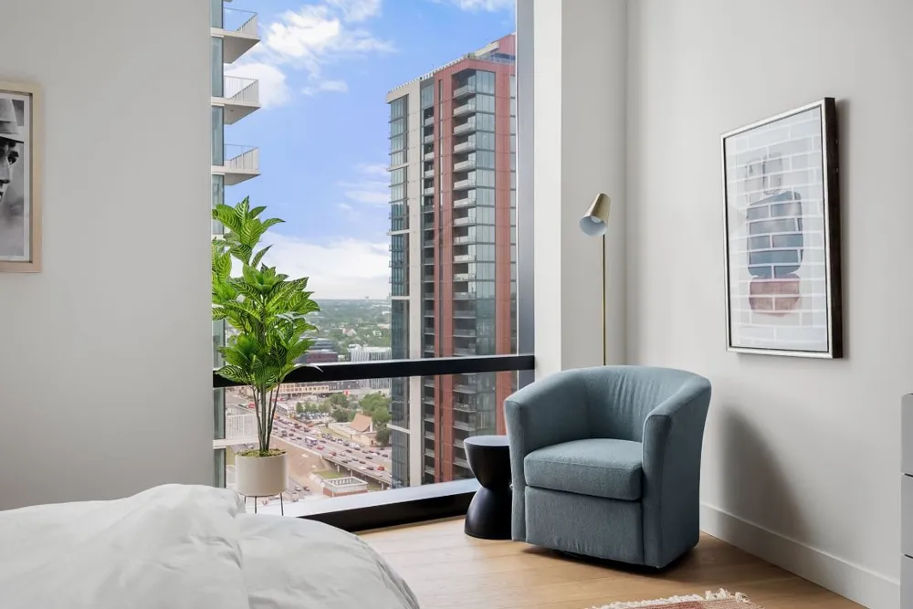 70 RAINEY STREET #2606 Austin, TX 78701
