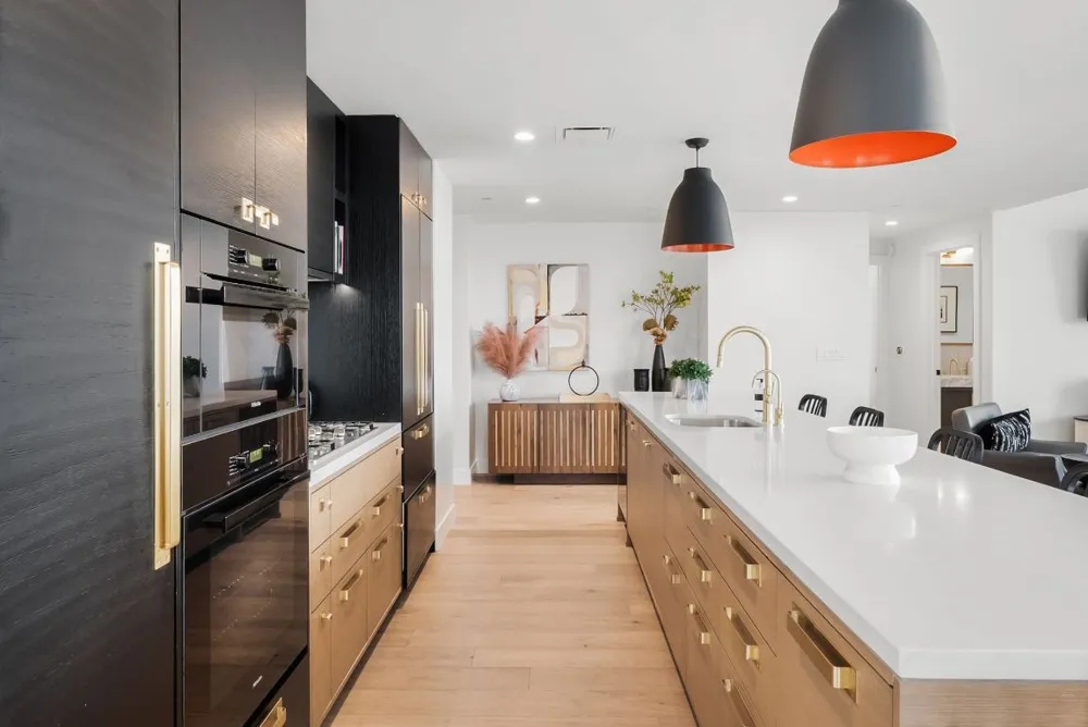 70 RAINEY STREET #2606 Austin, TX 78701