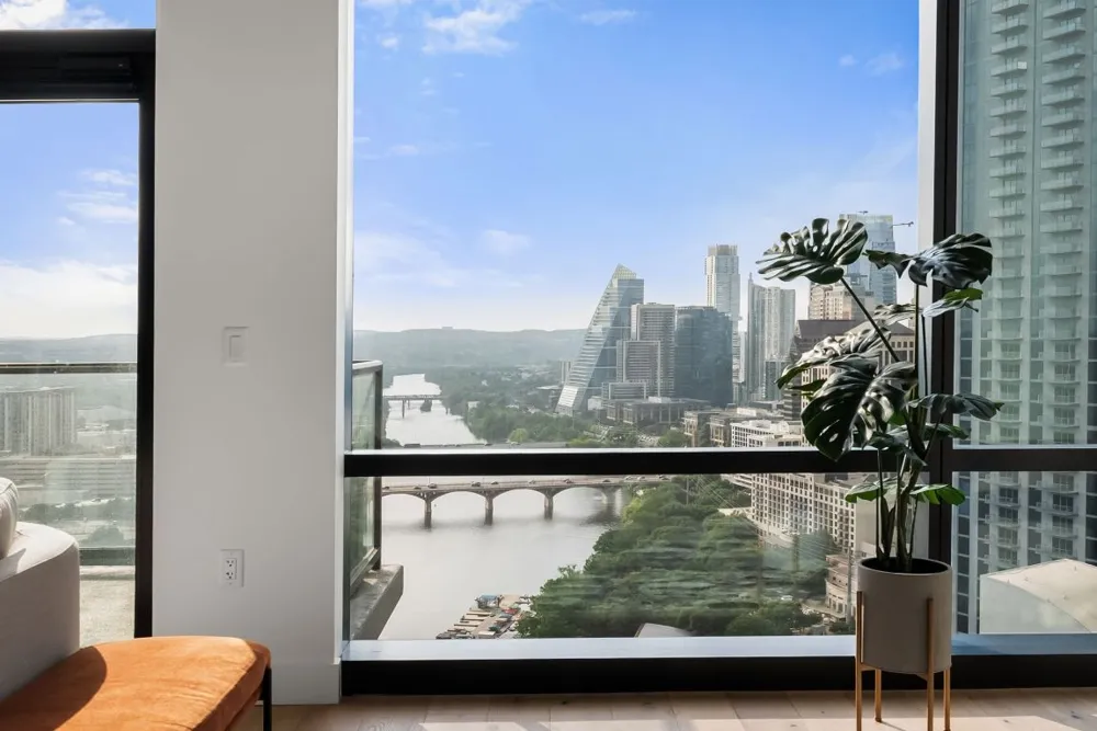 70 RAINEY STREET #2606 Austin, TX 78701