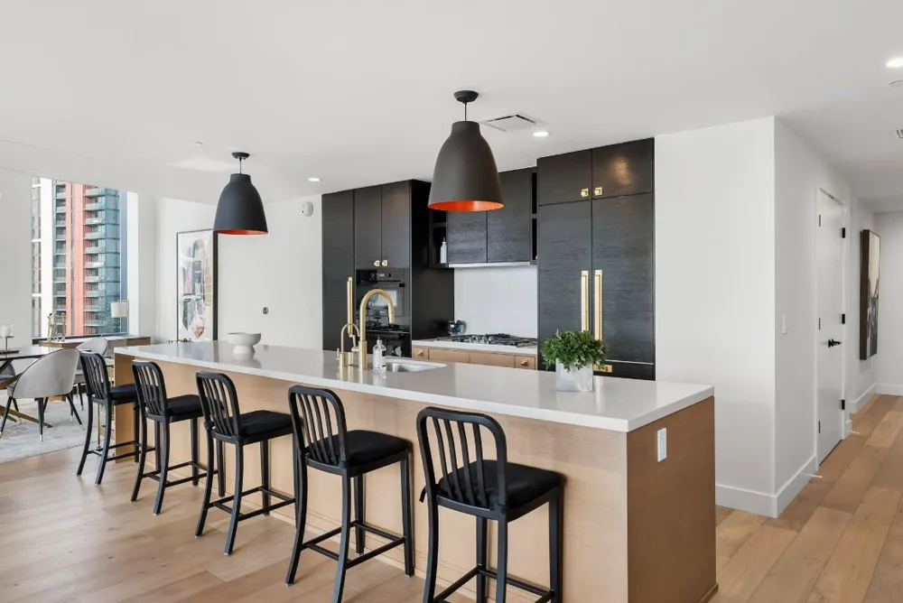 70 RAINEY STREET #2606 Austin, TX 78701