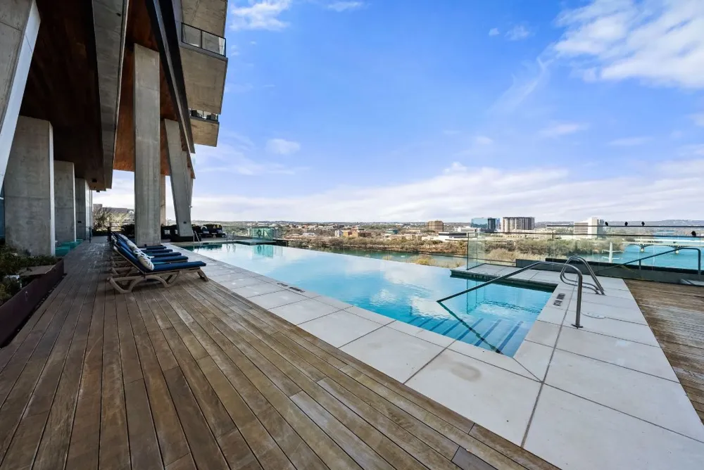 70 RAINEY STREET #2606 Austin, TX 78701