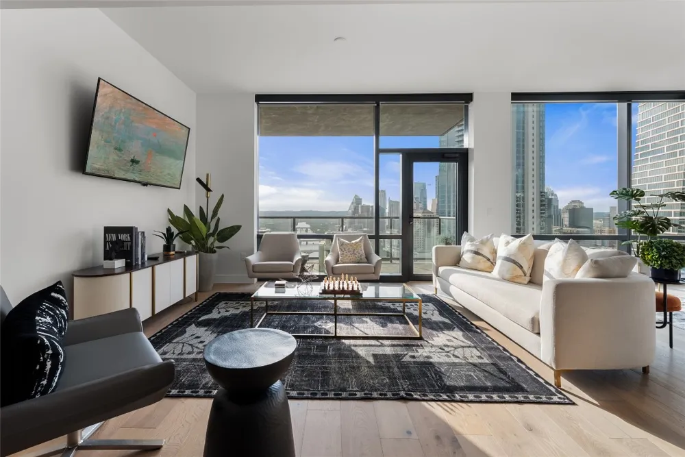 70 RAINEY STREET #2606 Austin, TX 78701