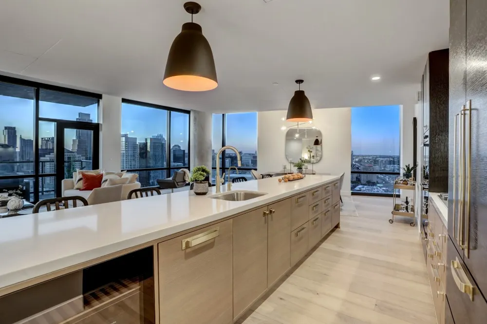 70 RAINEY STREET #2606 Austin, TX 78701
