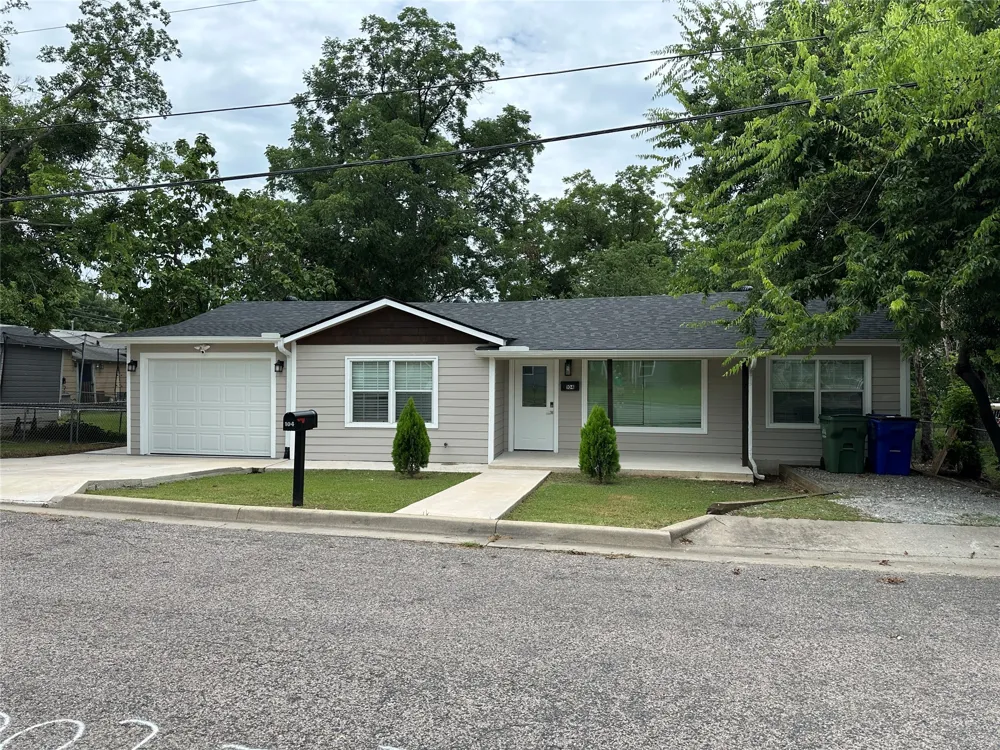104 W South Street Whitesboro, TX 76273