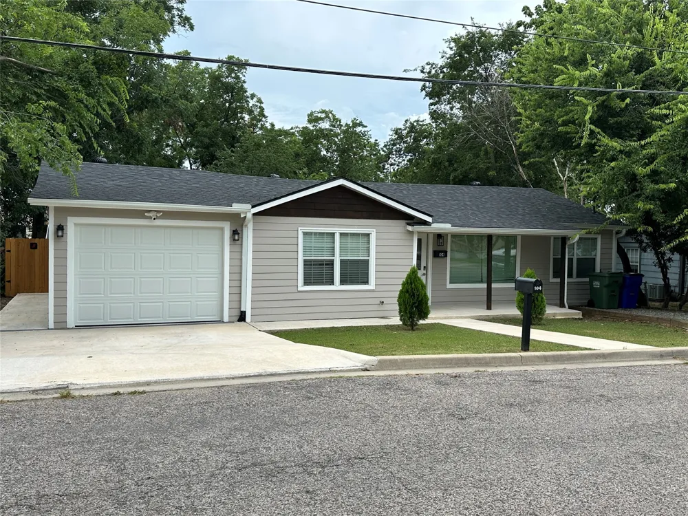 104 W South Street Whitesboro, TX 76273