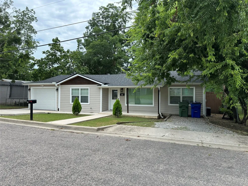 104 W South Street Whitesboro, TX 76273
