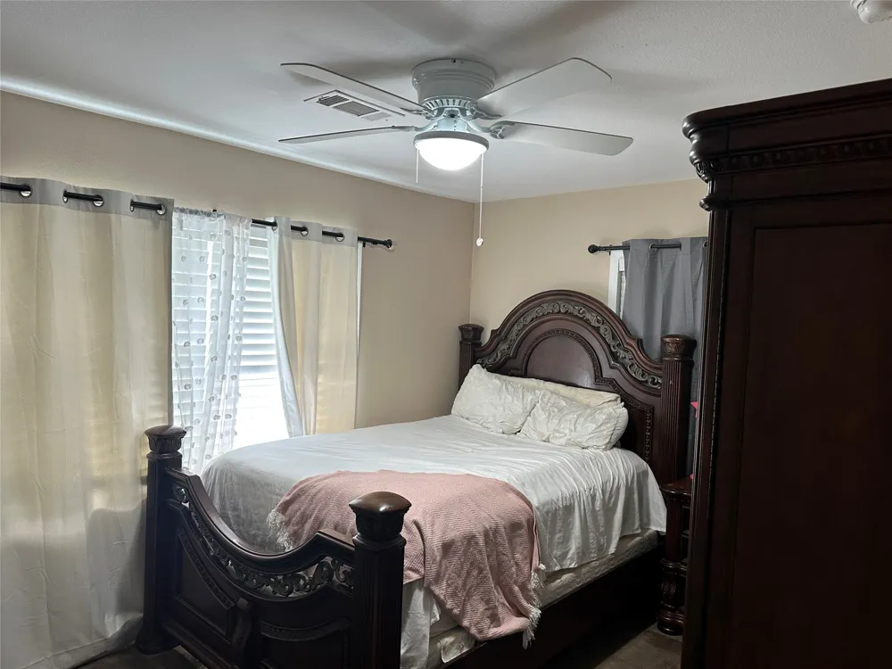 104 W South Street Whitesboro, TX 76273