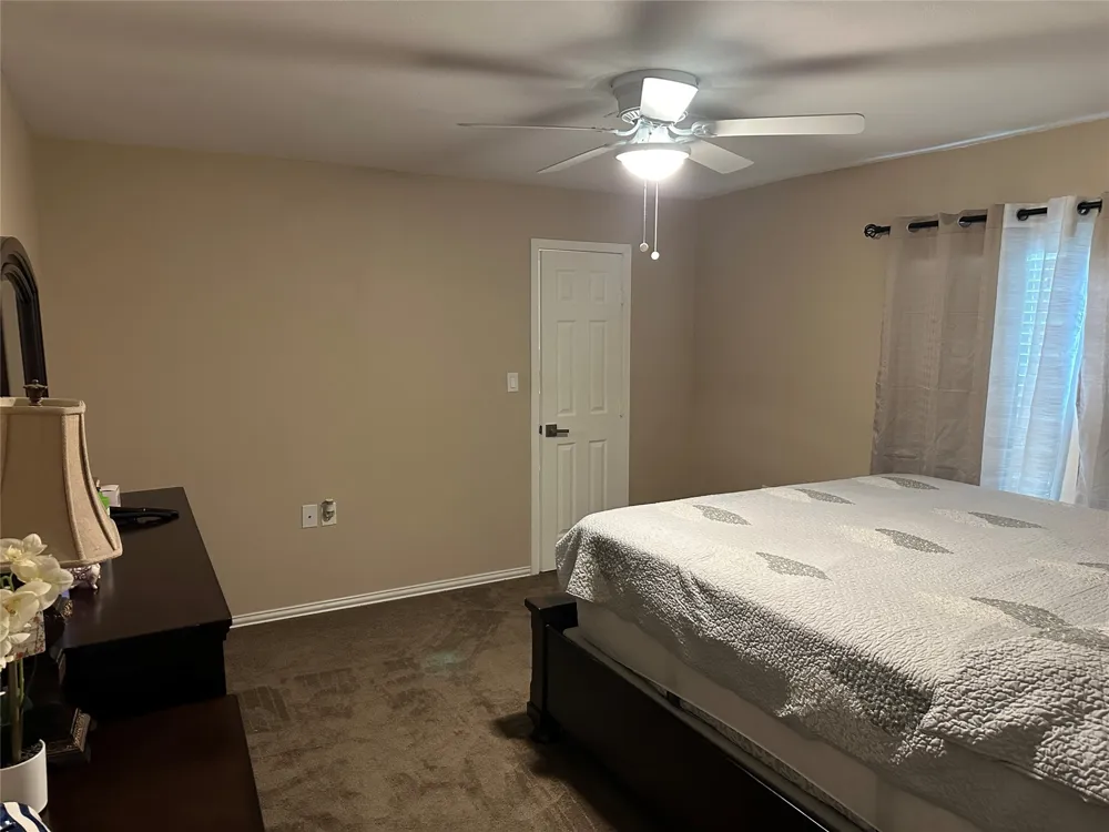 104 W South Street Whitesboro, TX 76273