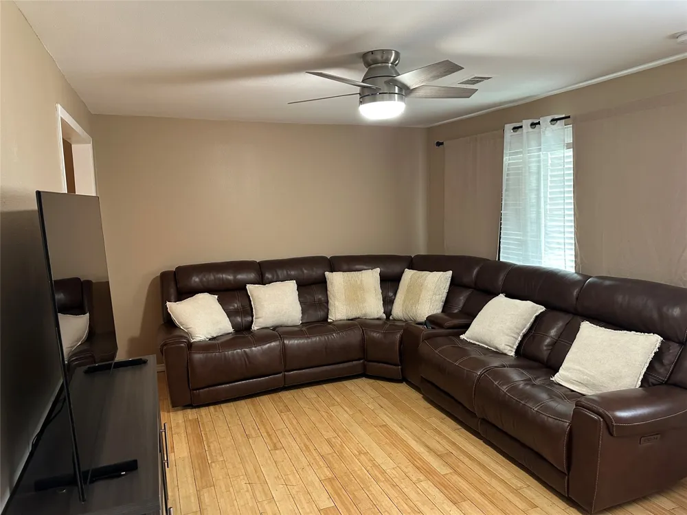 104 W South Street Whitesboro, TX 76273
