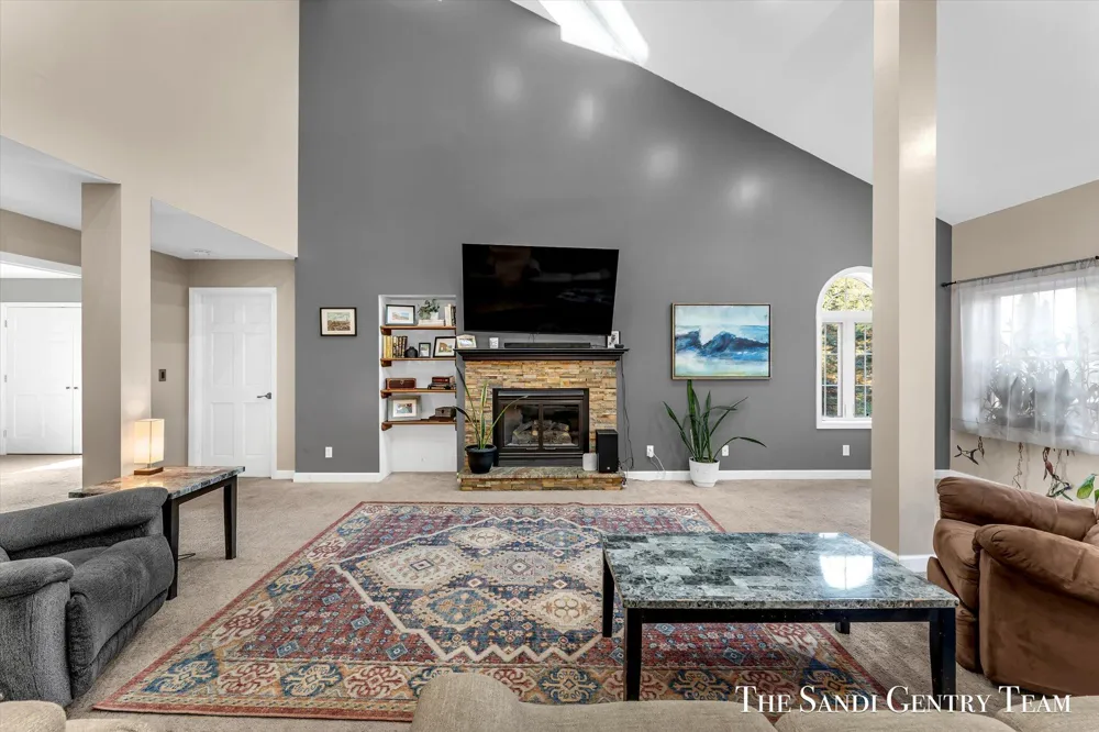 1020 Brookway Court Norton Shores, MI 49441