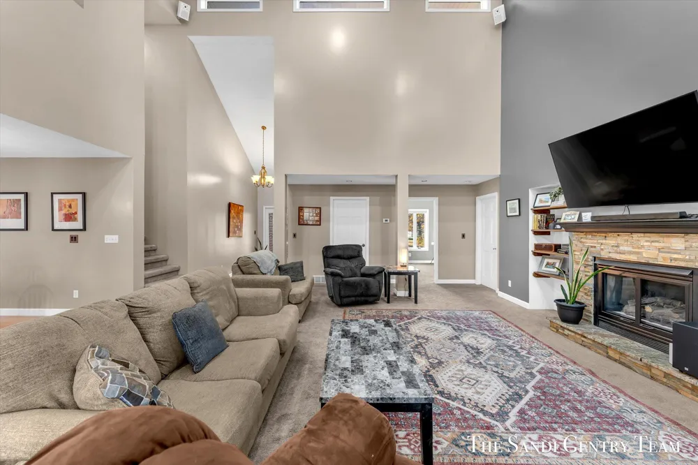 1020 Brookway Court Norton Shores, MI 49441