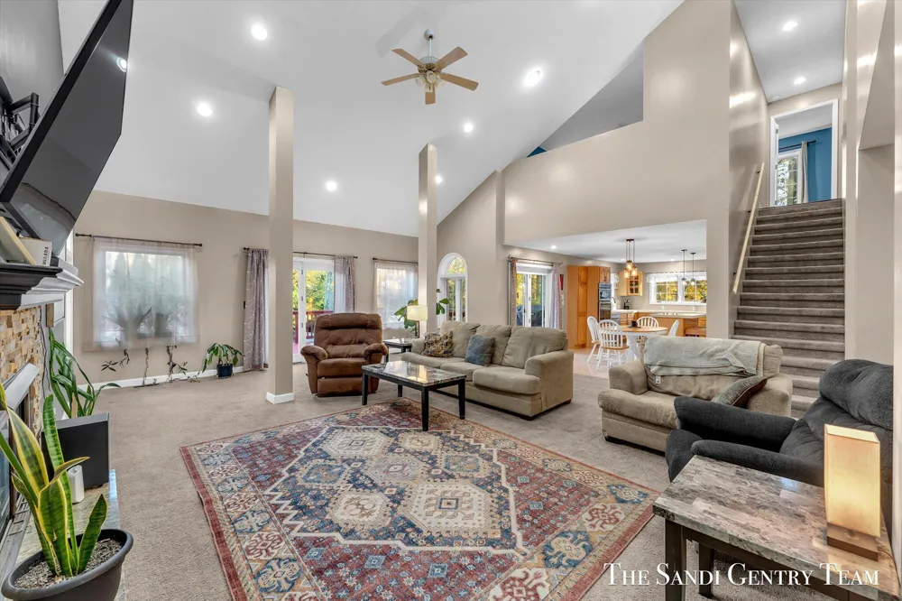1020 Brookway Court Norton Shores, MI 49441