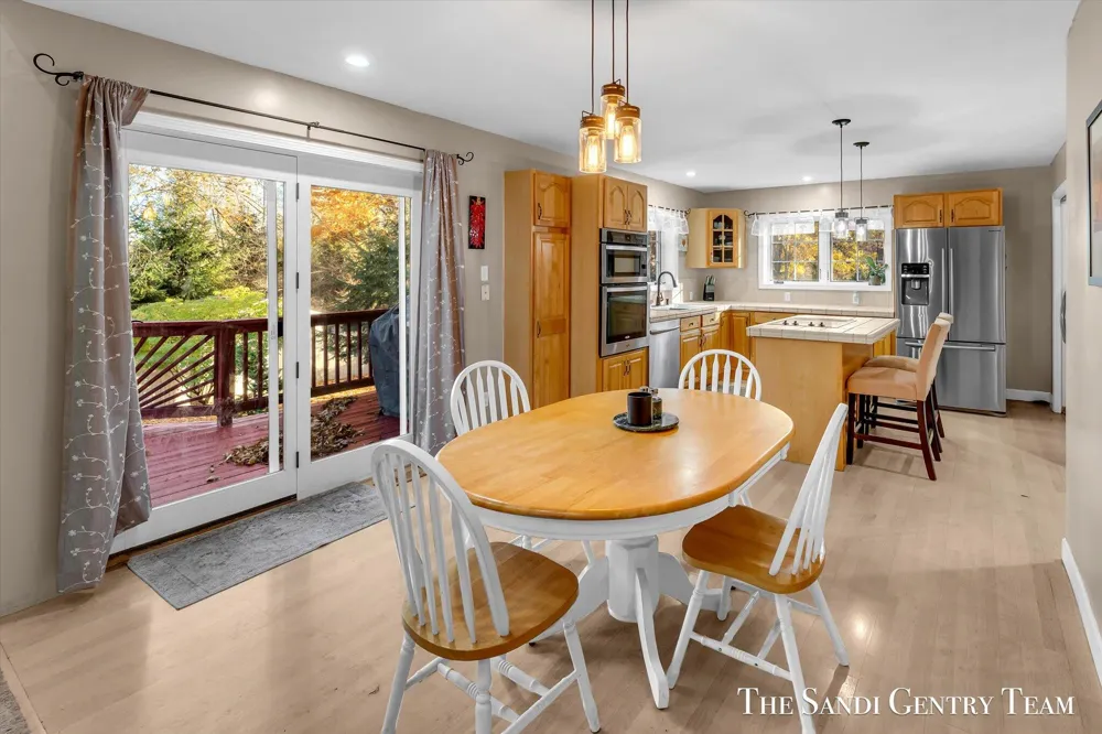 1020 Brookway Court Norton Shores, MI 49441
