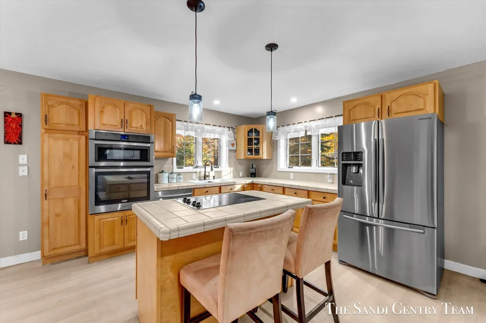 1020 Brookway Court Norton Shores, MI 49441
