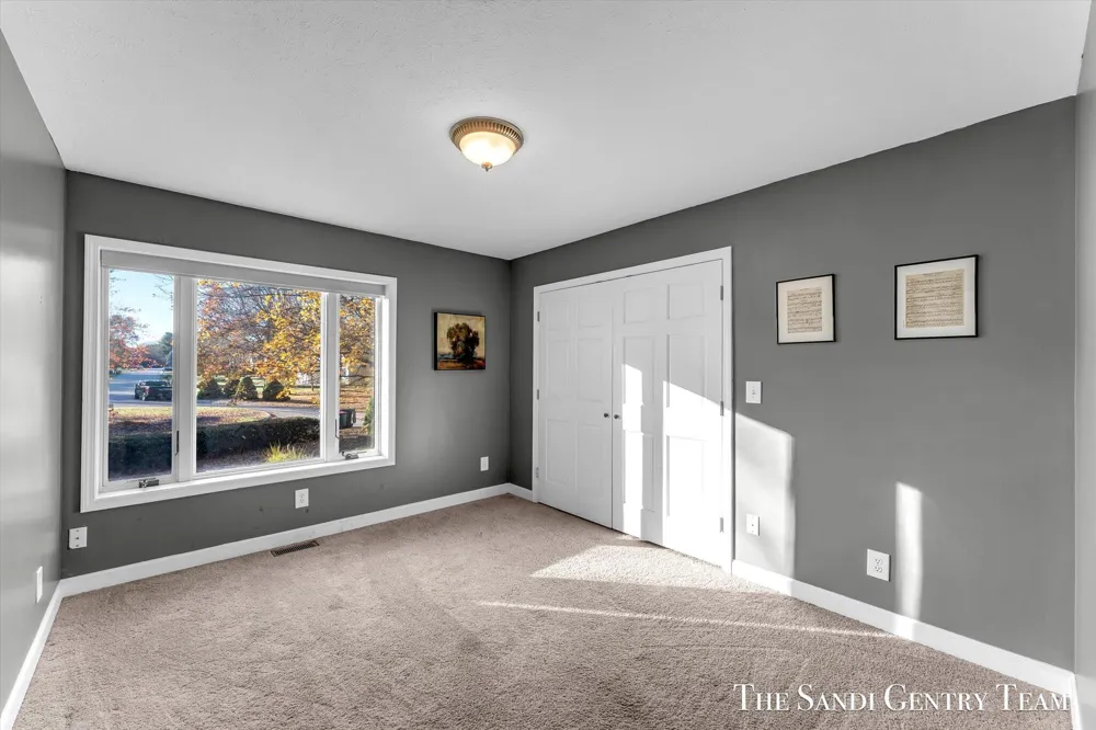 1020 Brookway Court Norton Shores, MI 49441