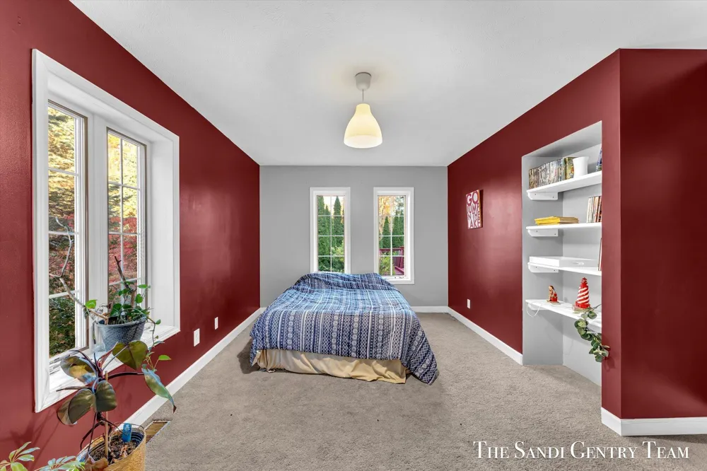 1020 Brookway Court Norton Shores, MI 49441