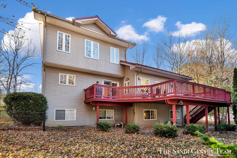 1020 Brookway Court Norton Shores, MI 49441