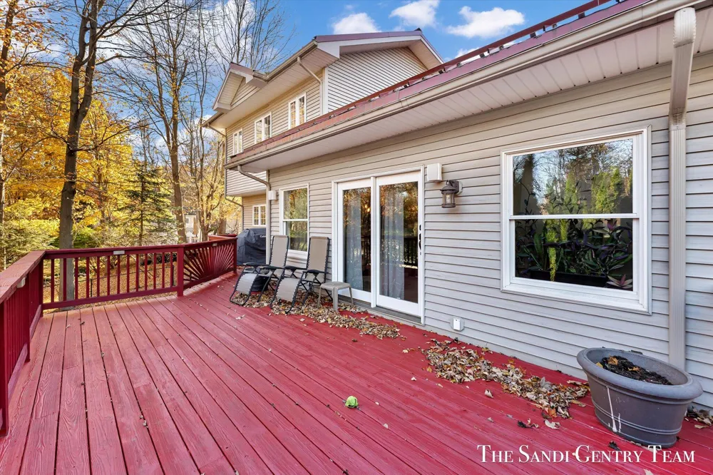 1020 Brookway Court Norton Shores, MI 49441
