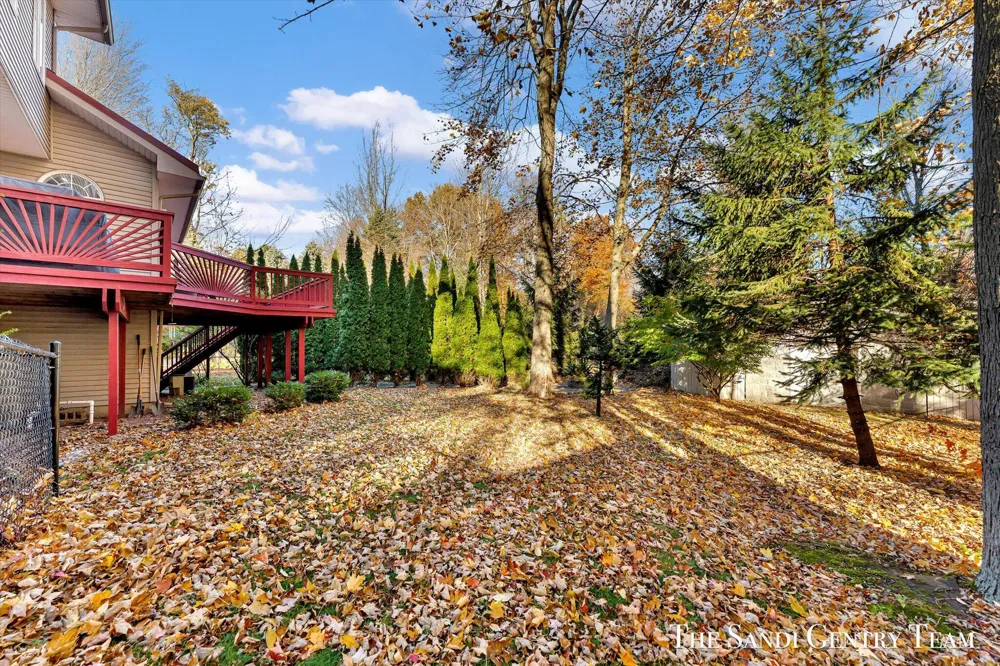 1020 Brookway Court Norton Shores, MI 49441