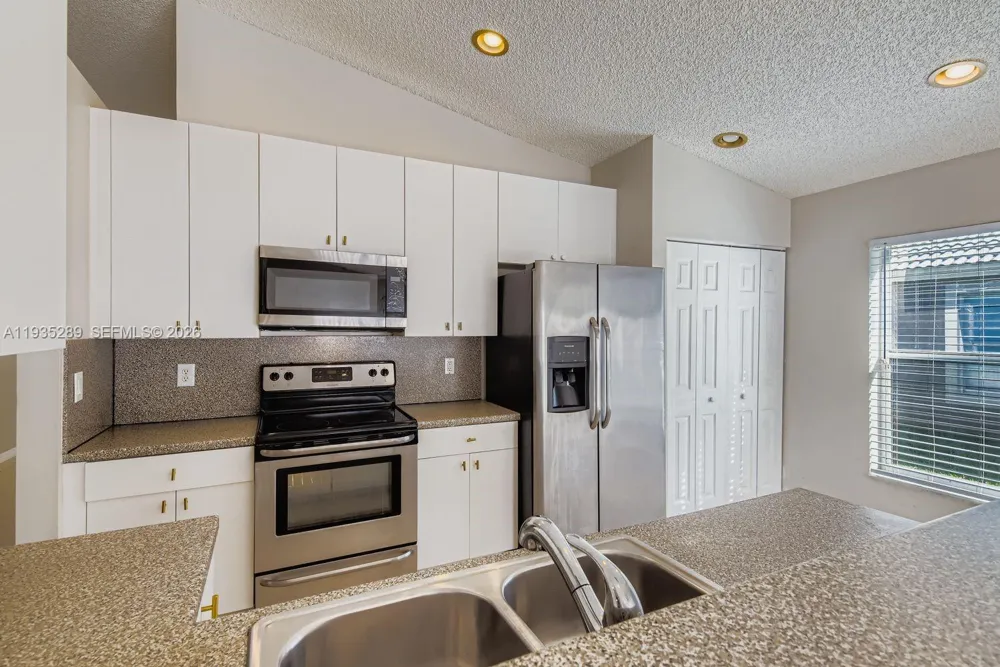 14242 NW 18th Pl Pembroke Pines, FL 33028