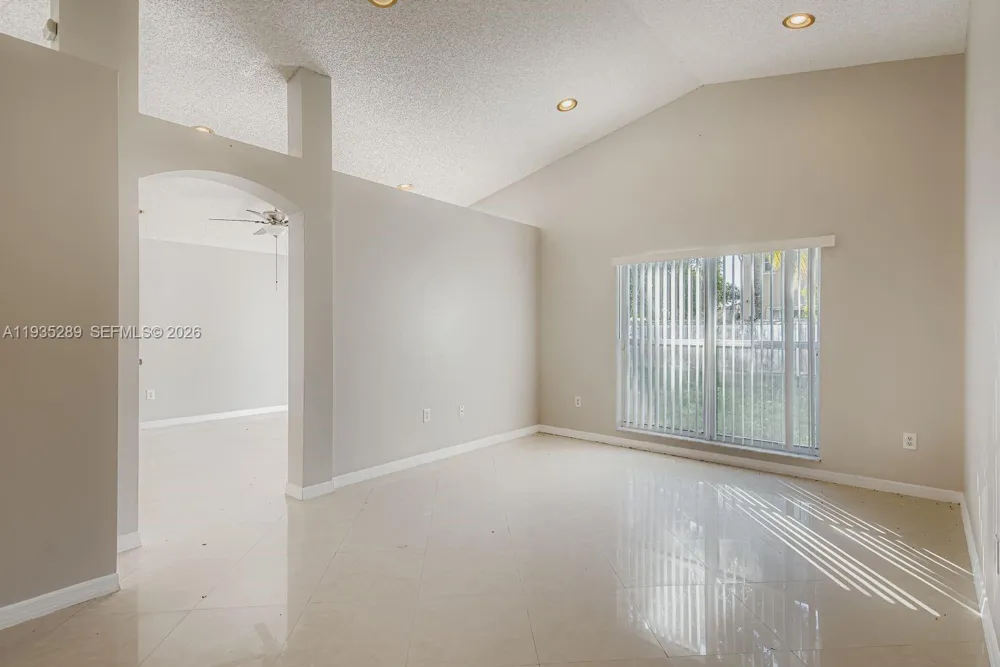 14242 NW 18th Pl Pembroke Pines, FL 33028