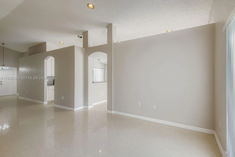 14242 NW 18th Pl Pembroke Pines, FL 33028