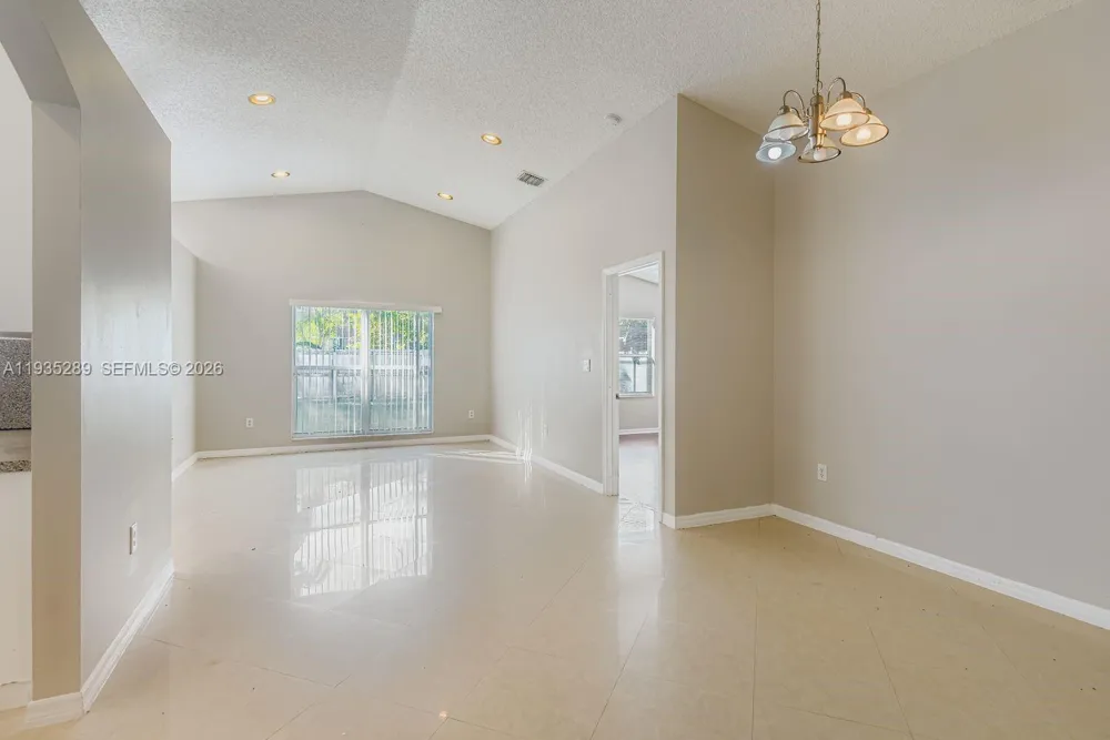 14242 NW 18th Pl Pembroke Pines, FL 33028