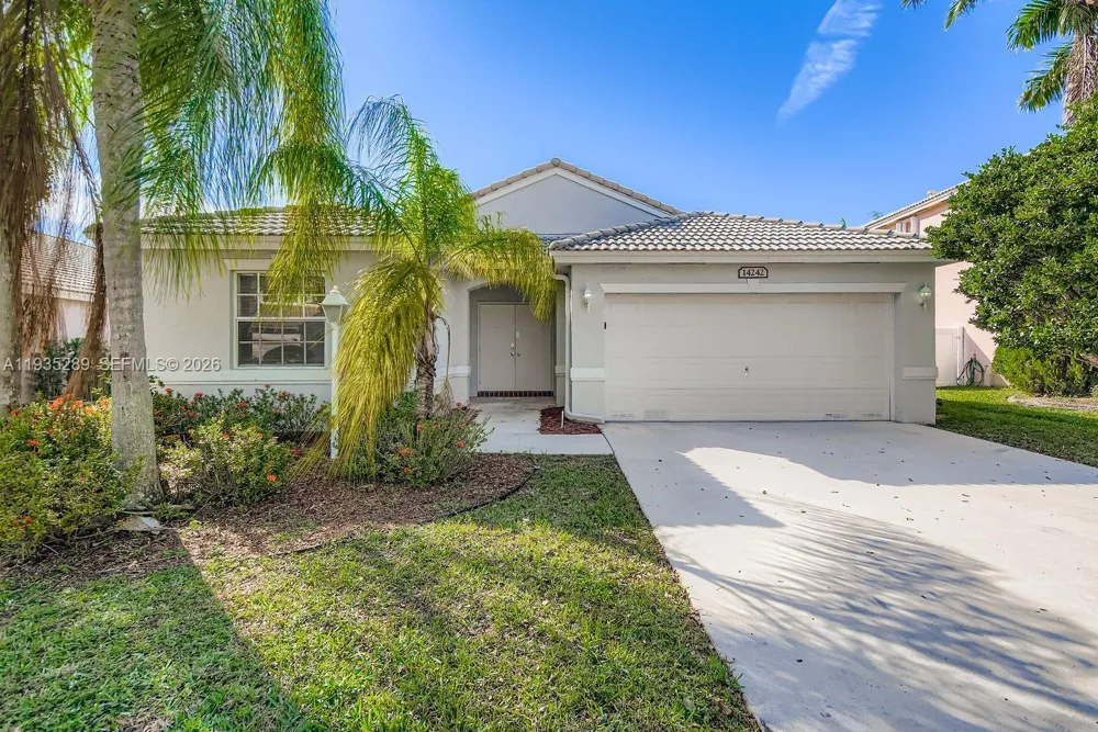 14242 NW 18th Pl Pembroke Pines, FL 33028