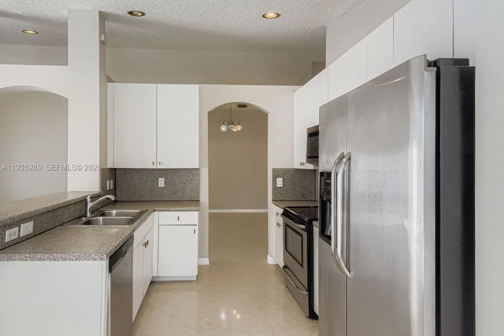 14242 NW 18th Pl Pembroke Pines, FL 33028