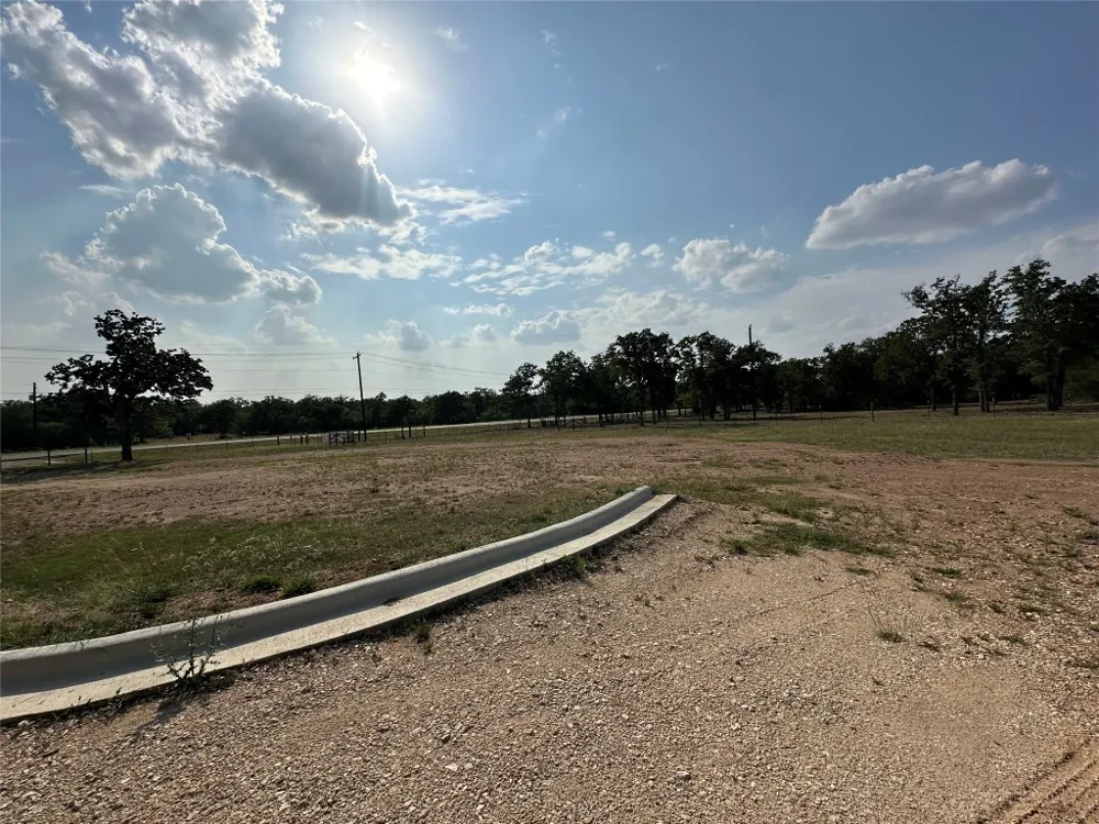 10096 S Us Highway 183 Highway Lockhart, TX 78644