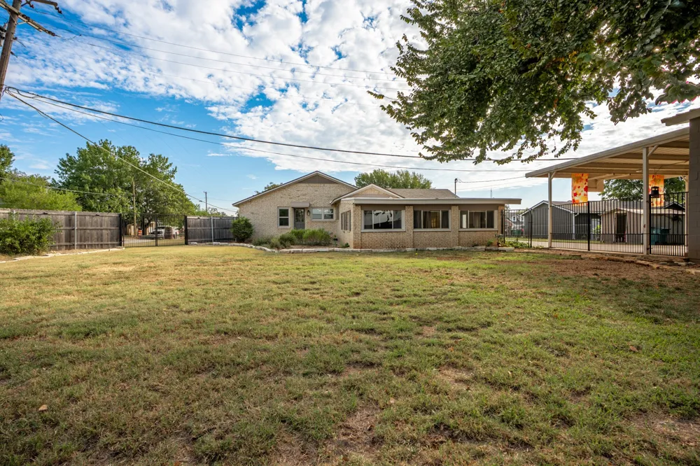 1500 W 10th Street McGregor, TX 76657