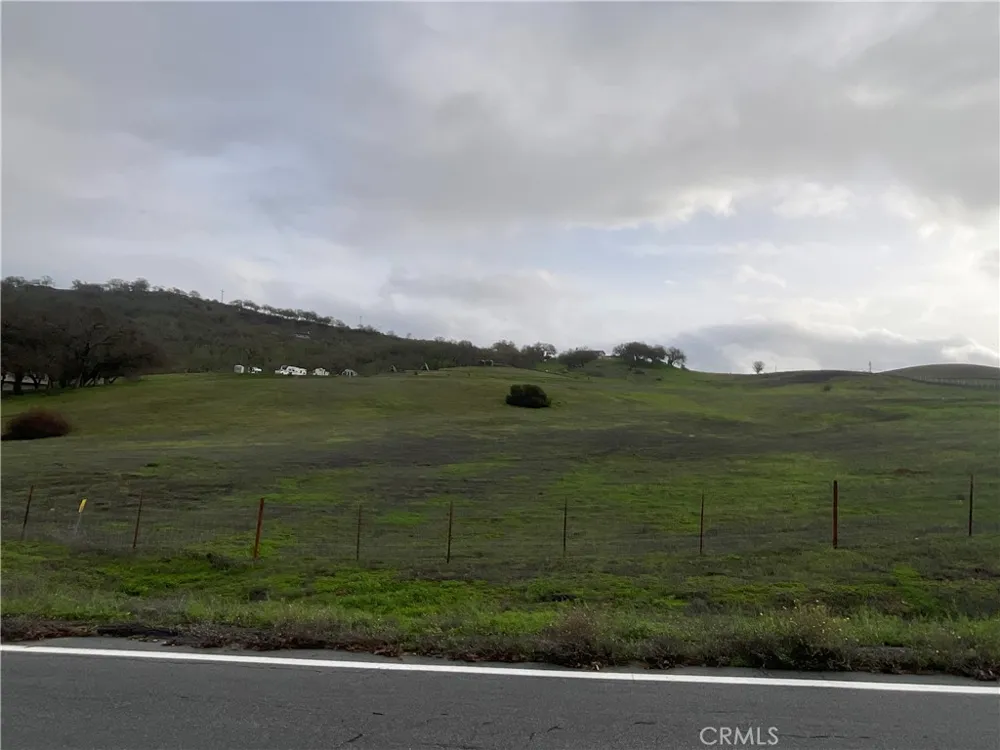 21 Interlake Road Bradley, CA 93426