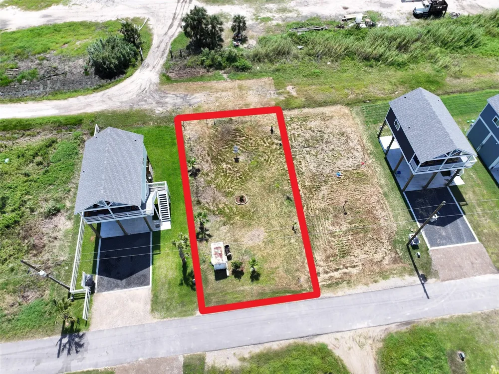 1056 Caplen Street Gilchrist, TX 77617