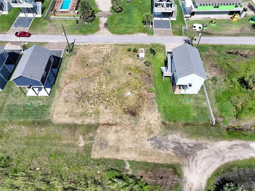 1056 Caplen Street Gilchrist, TX 77617