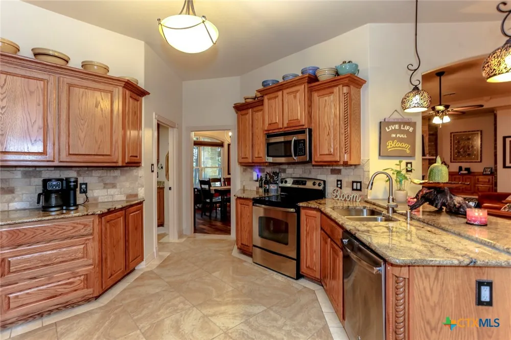 301 County Road 4772 Kempner, TX 76539