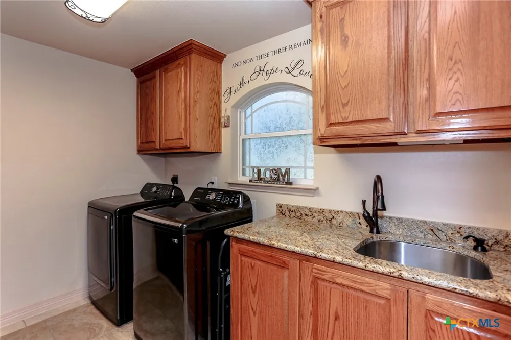 301 County Road 4772 Kempner, TX 76539