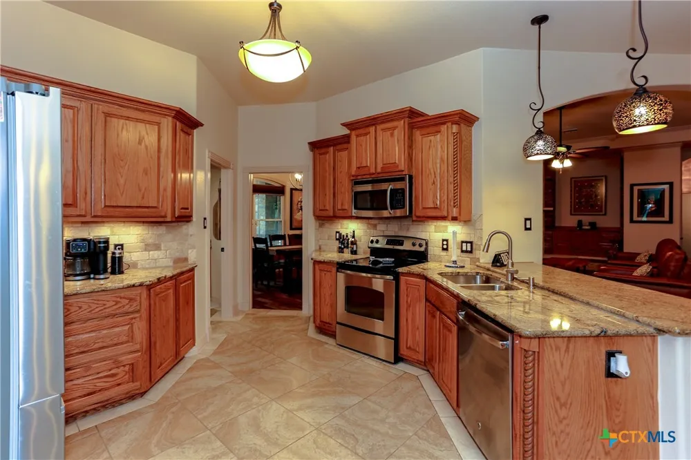 301 County Road 4772 Kempner, TX 76539