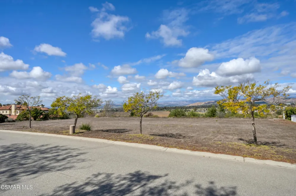 769 Via Terrado Camarillo, CA 93010