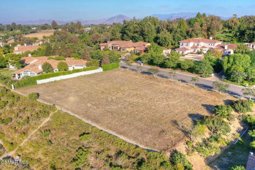 769 Via Terrado Camarillo, CA 93010