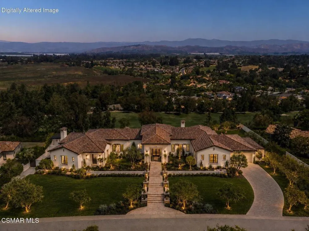 769 Via Terrado Camarillo, CA 93010