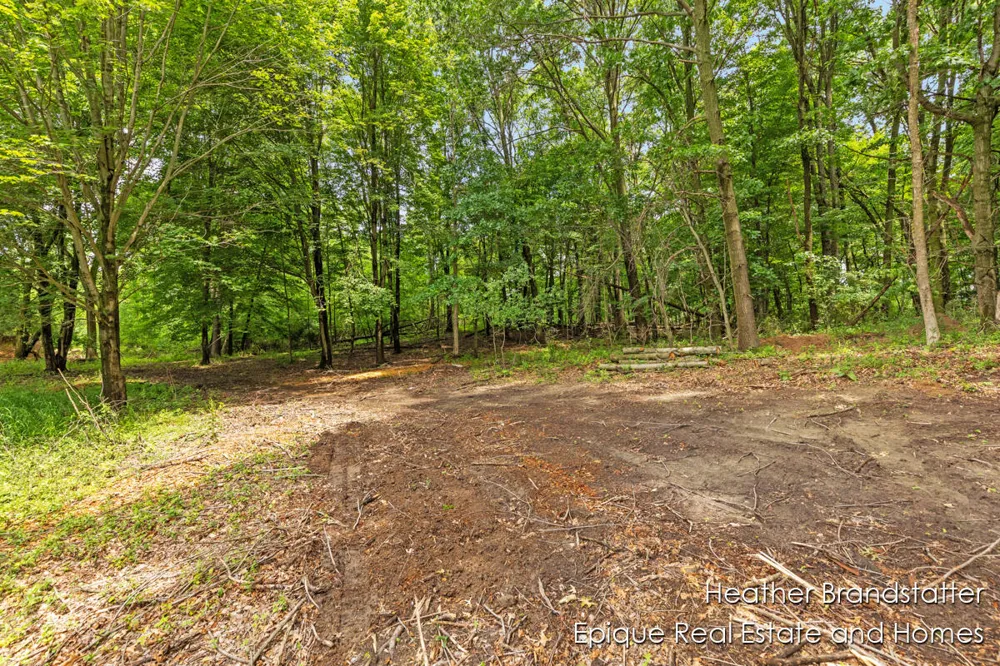 4327 Woodside Oaks Drive SE Kentwood, MI 49546