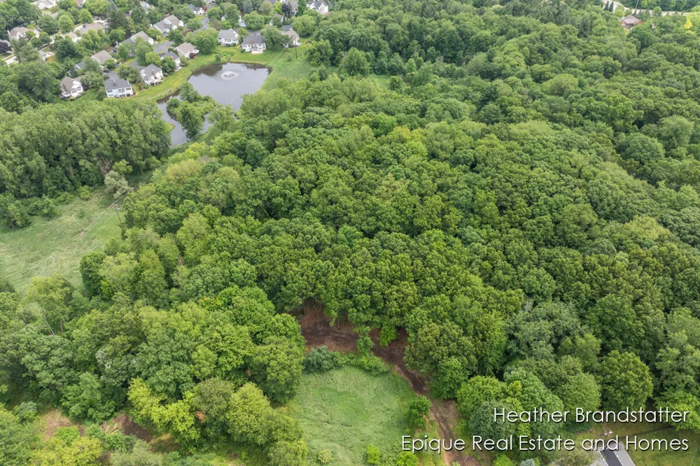 4327 Woodside Oaks Drive SE Kentwood, MI 49546