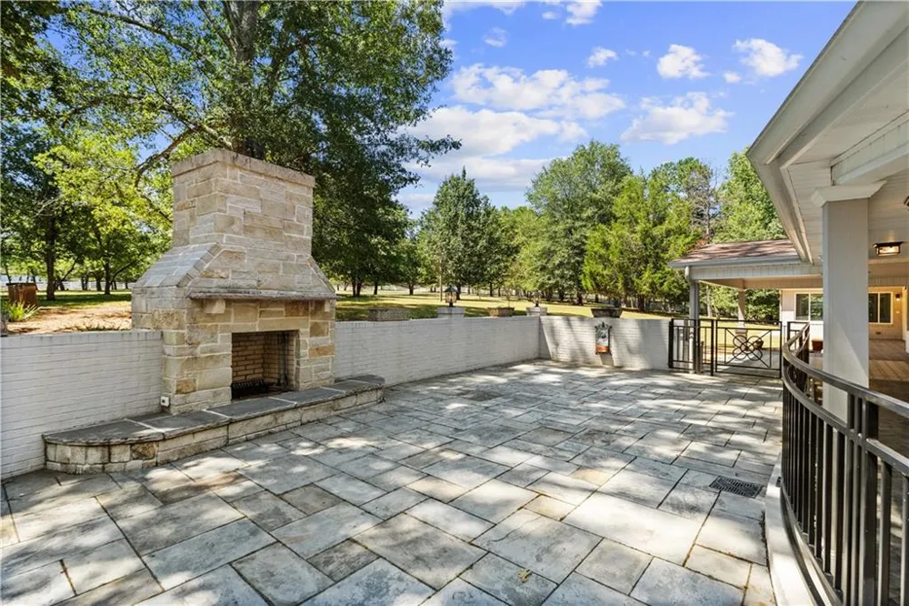 240 Deerfield Road Bogart, GA 30622