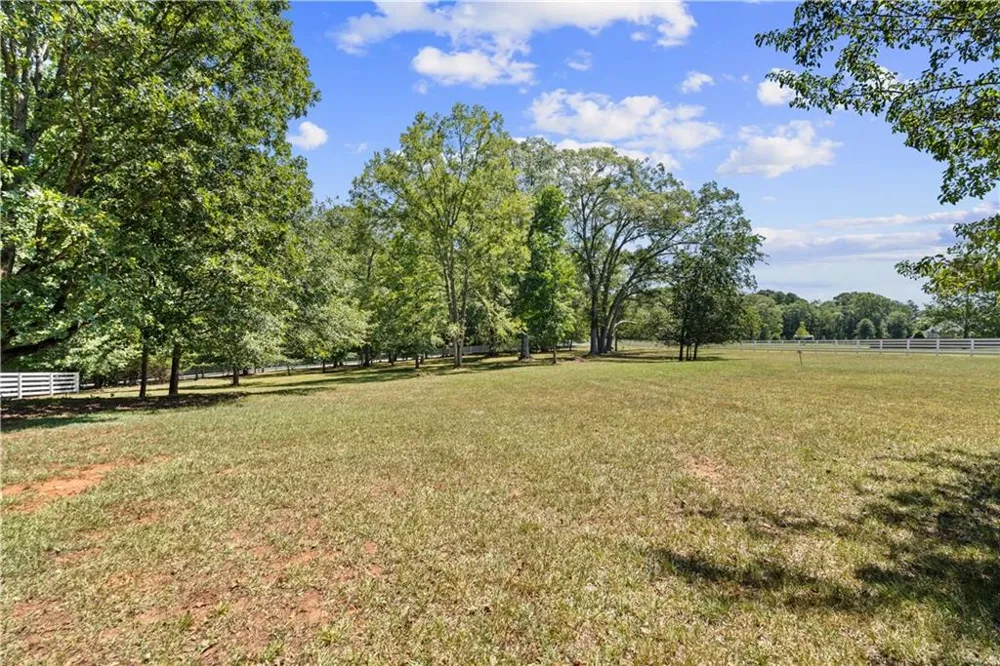 240 Deerfield Road Bogart, GA 30622