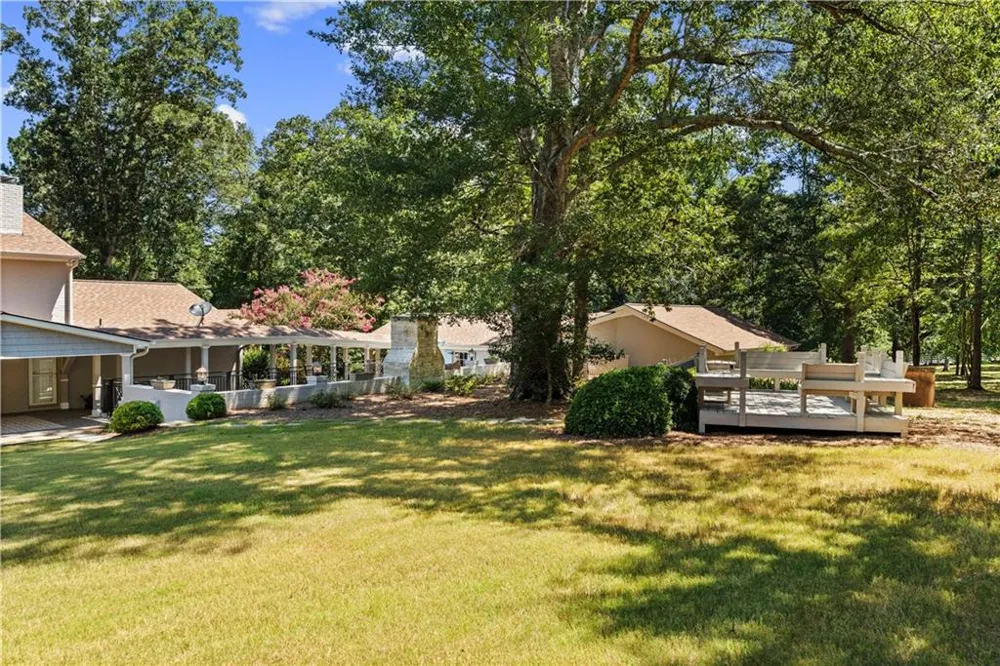240 Deerfield Road Bogart, GA 30622
