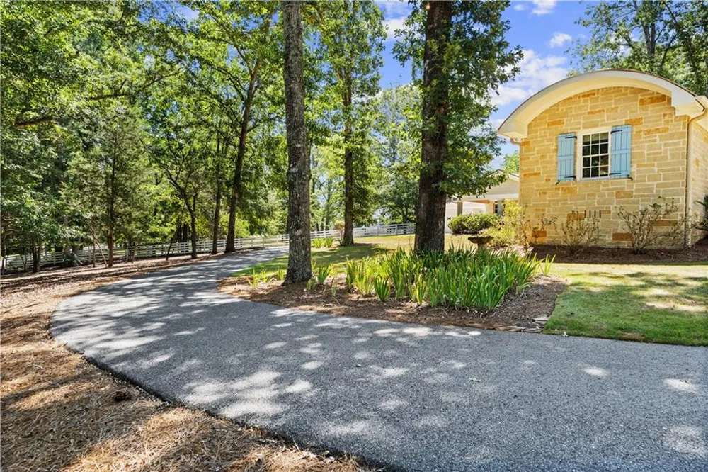 240 Deerfield Road Bogart, GA 30622